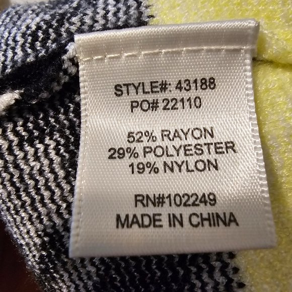 Sweater - Picture 2 of 5